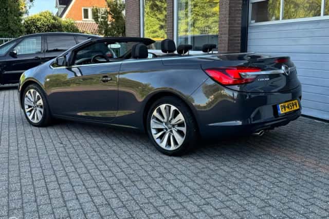 Opel Cascada (2013) thumbnail 4
