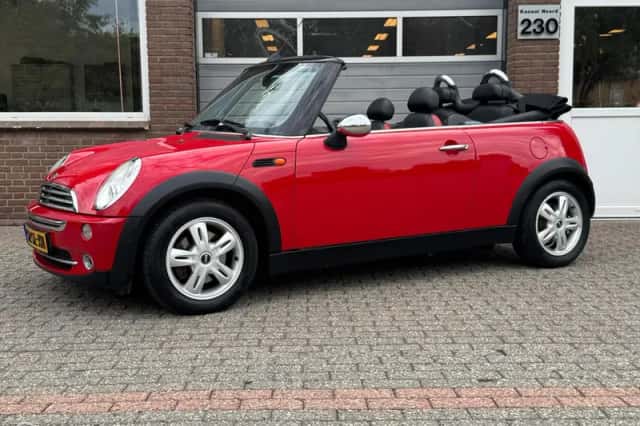MINI Cabrio (2006) thumbnail 1