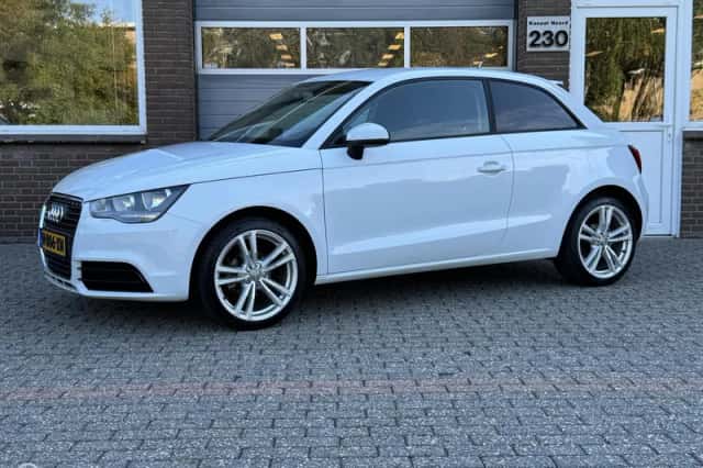 Audi A1 (2012) thumbnail 1