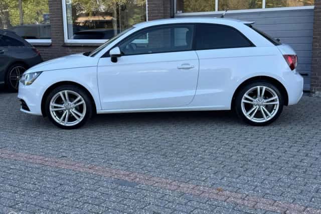 Audi A1 (2012) thumbnail 2