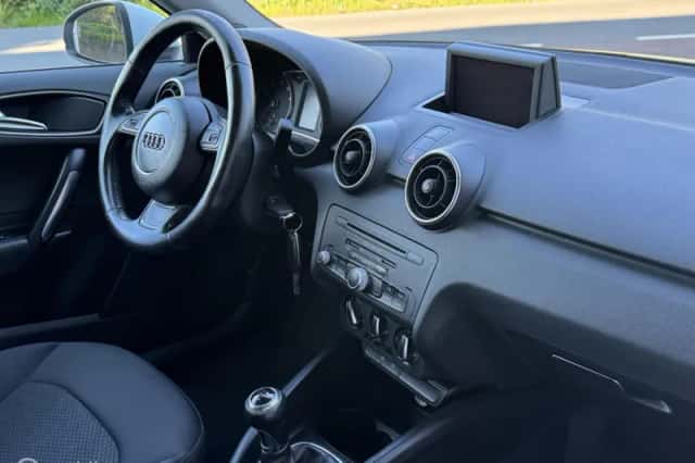 Audi A1 (2012) thumbnail 5