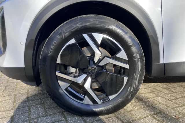 Peugeot 2008 (2025) thumbnail 4