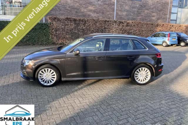 Audi A3 (2015) thumbnail 2