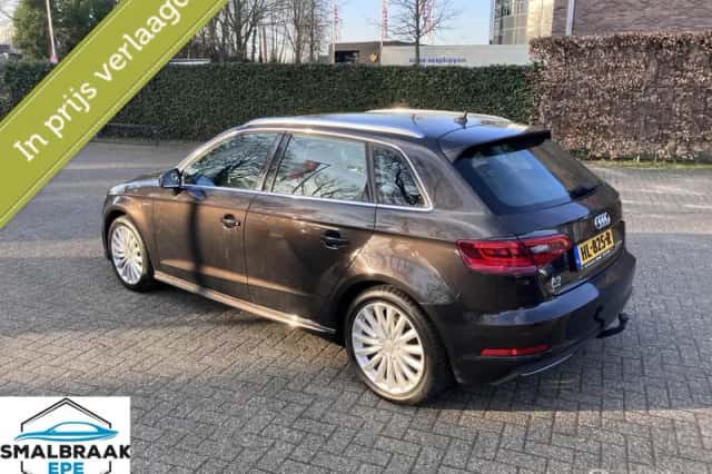 Audi A3 (2015) thumbnail 3