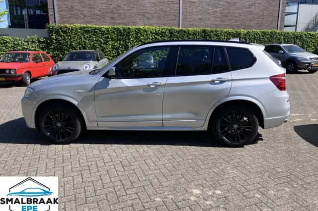 BMW X3 (2012) thumbnail 2