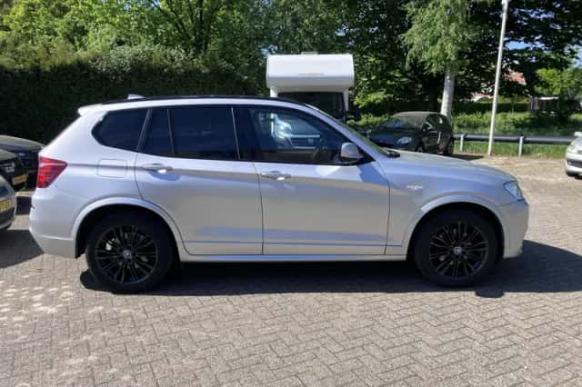 BMW X3 (2012) thumbnail 4