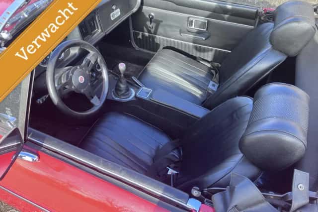 MG MGB (1979) thumbnail 5