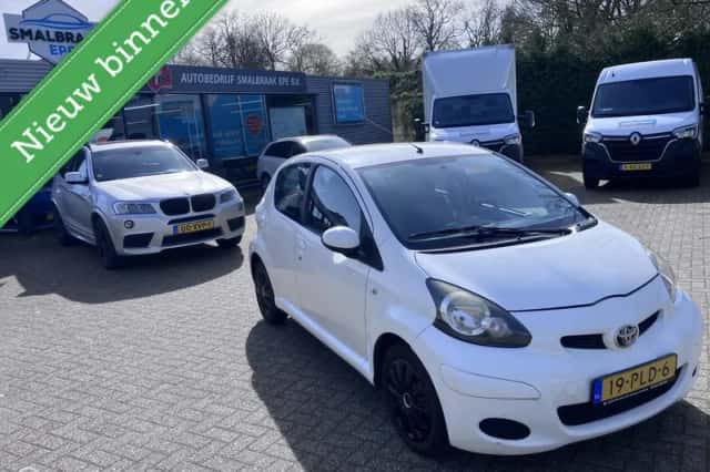 Toyota Aygo (2011) thumbnail 6
