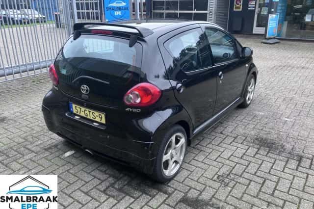 Toyota Aygo (2008) thumbnail 3