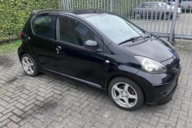 Toyota Aygo (2008) thumbnail 5
