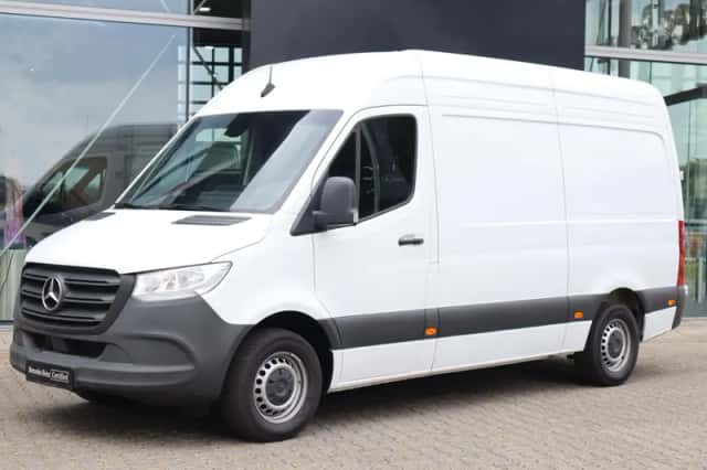 Mercedes-Benz Sprinter (2024) thumbnail 1