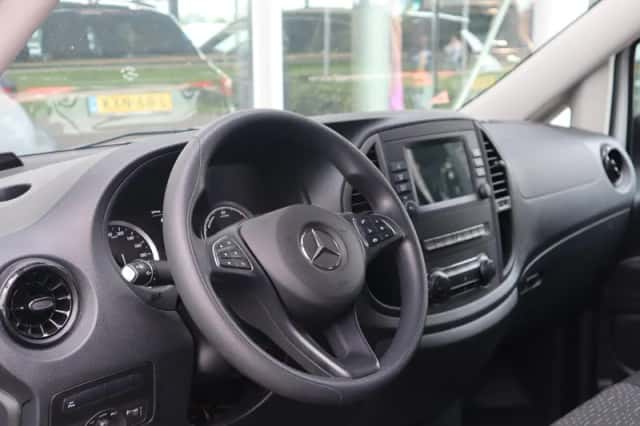 Mercedes-Benz eVito (2025) thumbnail 3