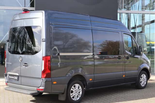 Mercedes-Benz Sprinter (2024) thumbnail 3