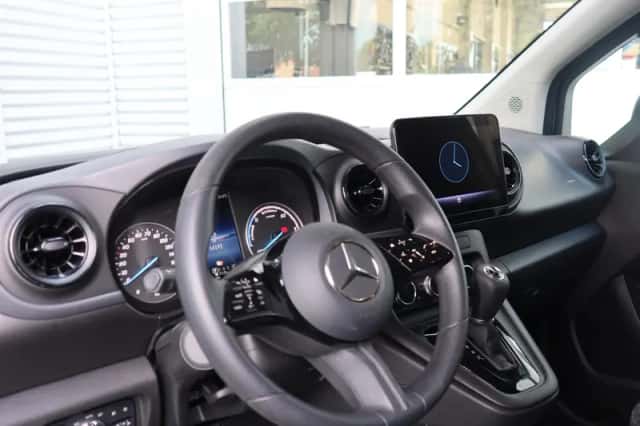 Mercedes-Benz eCitan (2025) thumbnail 3