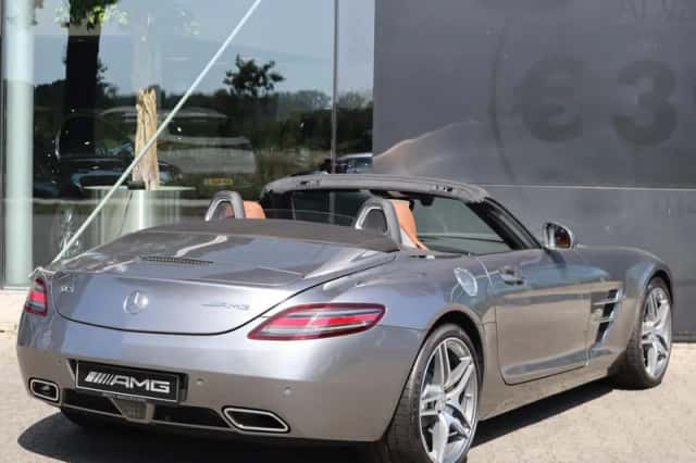 Mercedes-Benz SLS (2012) thumbnail 4