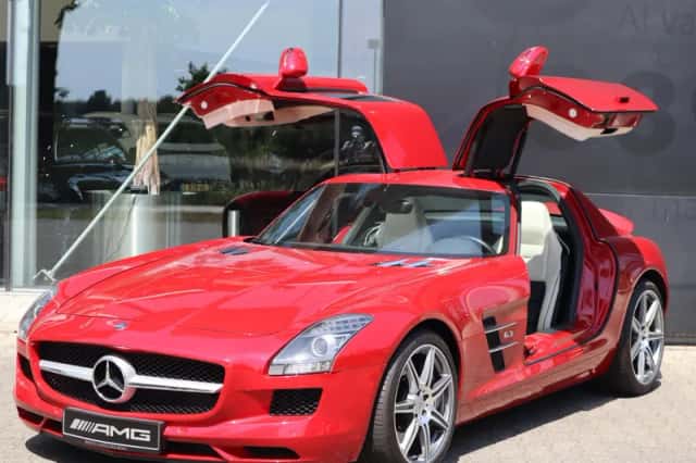 Mercedes-Benz SLS (2010) thumbnail 2