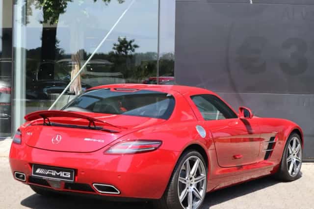 Mercedes-Benz SLS (2010) thumbnail 3