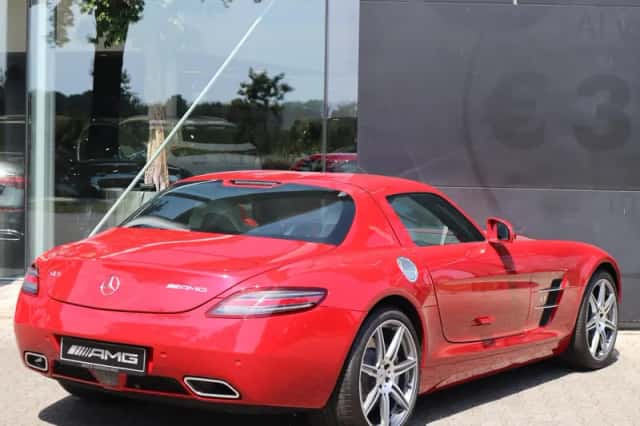 Mercedes-Benz SLS (2010) thumbnail 5