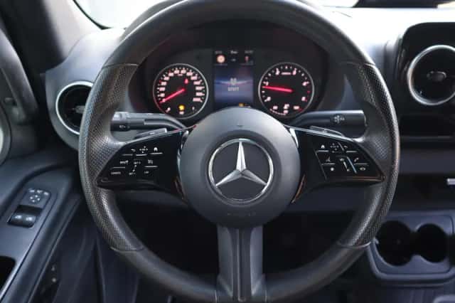 Mercedes-Benz Sprinter (2024) thumbnail 6