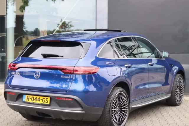 Mercedes-Benz EQC (2020) thumbnail 2