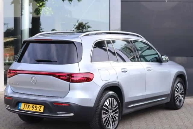 Mercedes-Benz EQB (2026) thumbnail 2