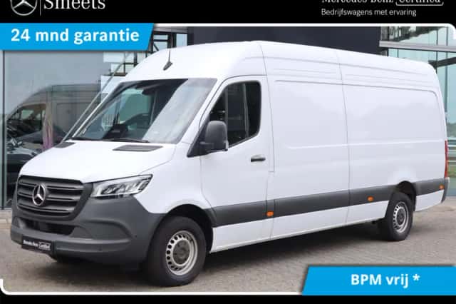 Mercedes-Benz Sprinter (2024) thumbnail 1