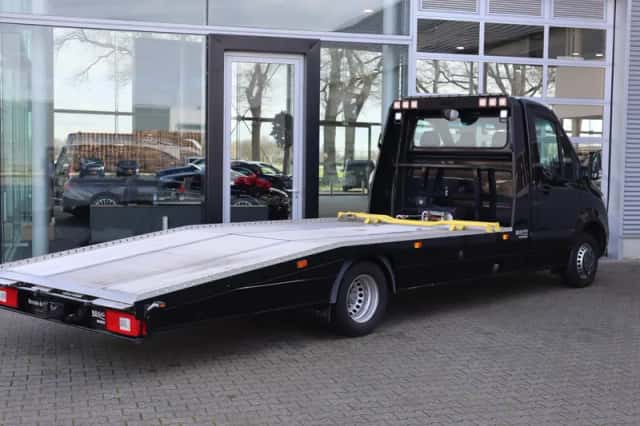 Mercedes-Benz Sprinter (2020) thumbnail 2
