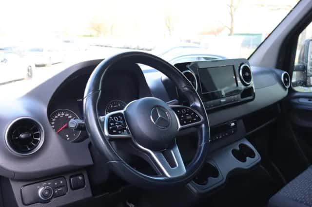 Mercedes-Benz Sprinter (2020) thumbnail 3
