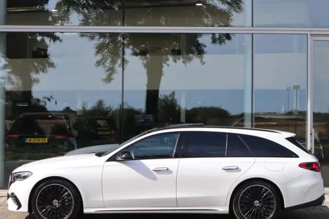 Mercedes-Benz E-Klasse (2024) thumbnail 4