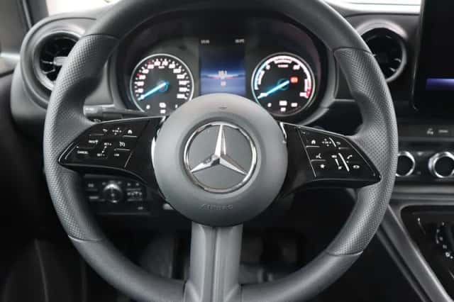 Mercedes-Benz eCitan (2026) thumbnail 6