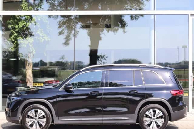 Mercedes-Benz EQB (2023) thumbnail 4