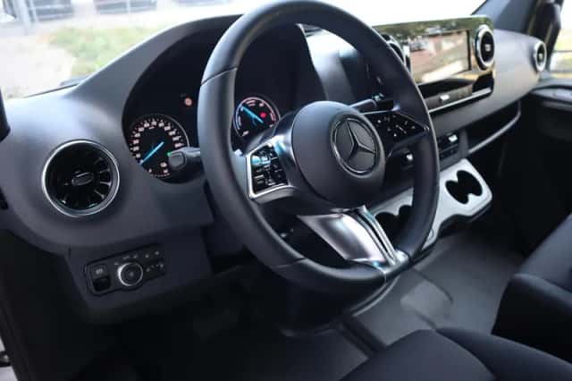 Mercedes-Benz eSprinter (2026) thumbnail 3