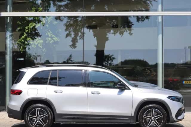 Mercedes-Benz EQB (2023) thumbnail 5