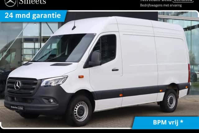 Mercedes-Benz Sprinter (2024) thumbnail 1