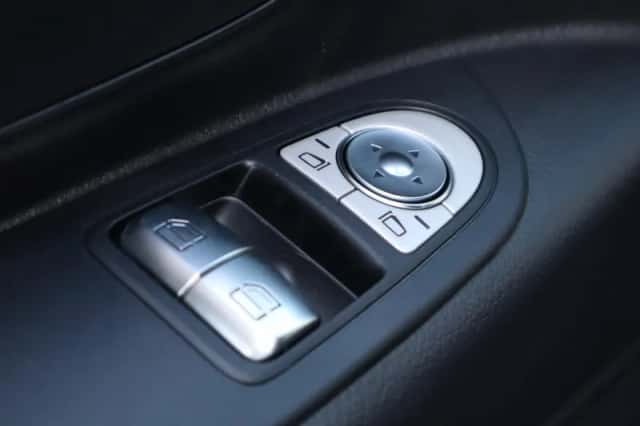Mercedes-Benz Vito (2026) thumbnail 4