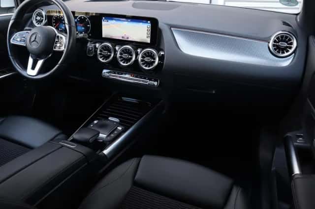 Mercedes-Benz EQA (2021) thumbnail 3