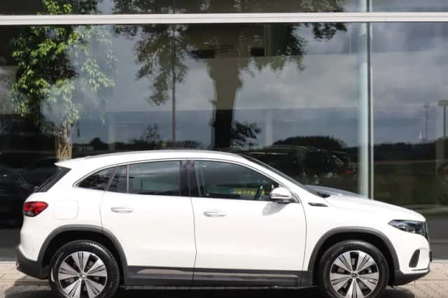 Mercedes-Benz EQA (2021) thumbnail 5