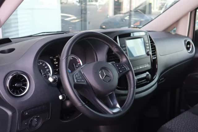 Mercedes-Benz eVito (2024) thumbnail 3