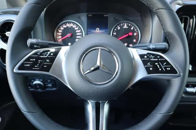 Mercedes-Benz Vito (2026) thumbnail 6