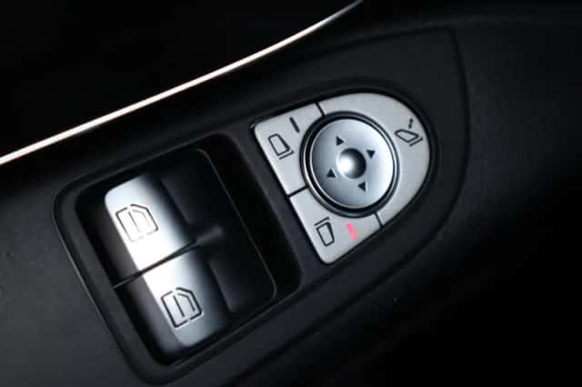 Mercedes-Benz Vito (2026) thumbnail 4