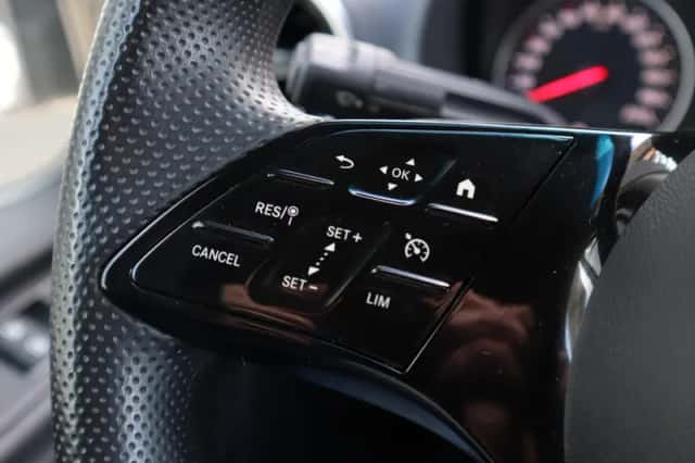 Mercedes-Benz Sprinter (2024) thumbnail 5