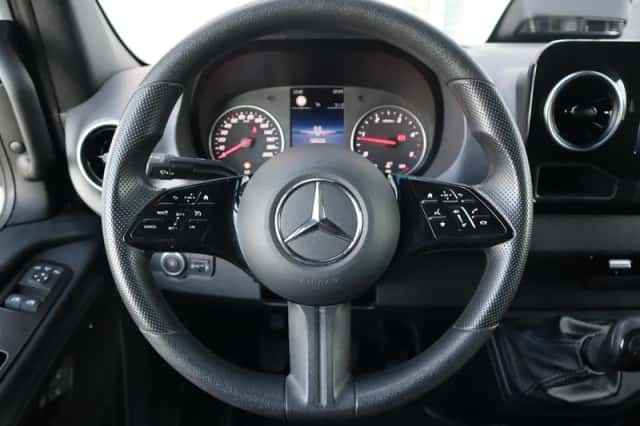Mercedes-Benz Sprinter (2024) thumbnail 6