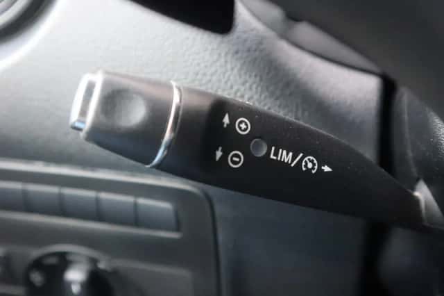 Mercedes-Benz Vito (2024) thumbnail 5
