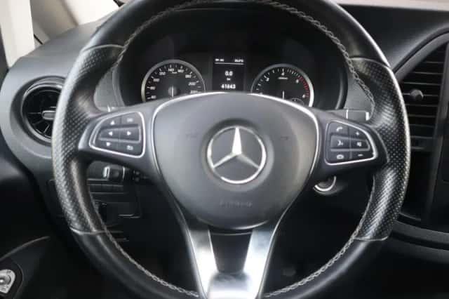 Mercedes-Benz Vito (2024) thumbnail 6