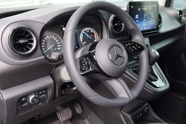 Mercedes-Benz eCitan (2026) thumbnail 3