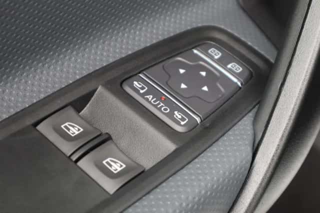 Mercedes-Benz eCitan (2026) thumbnail 4