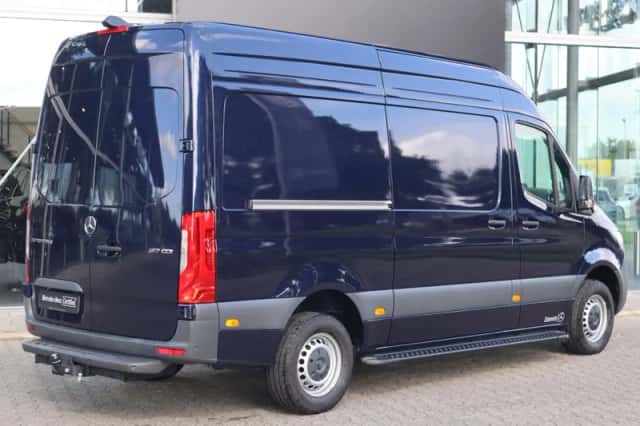 Mercedes-Benz Sprinter (2026) thumbnail 2