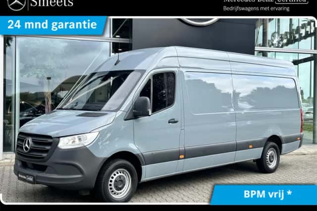 Mercedes-Benz Sprinter (2024) thumbnail 1