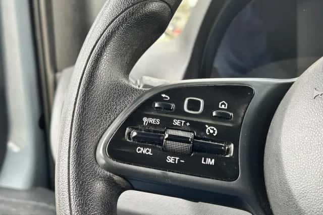 Mercedes-Benz Sprinter (2024) thumbnail 5