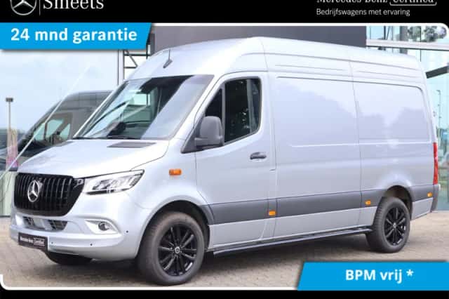 Mercedes-Benz Sprinter (2024) thumbnail 1